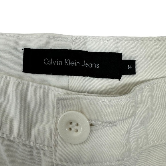 Calvin Klein Jeans White Cotton Classic Flat Front Shorts, size 14 - Picture 3 of 3